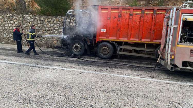 ZEYTİNLİ BOĞAZDA KORKUTAN YANGIN